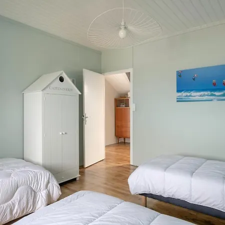 Maison Familiale Vue Sur La A *