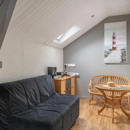 Maison Familiale Vue Sur La A *