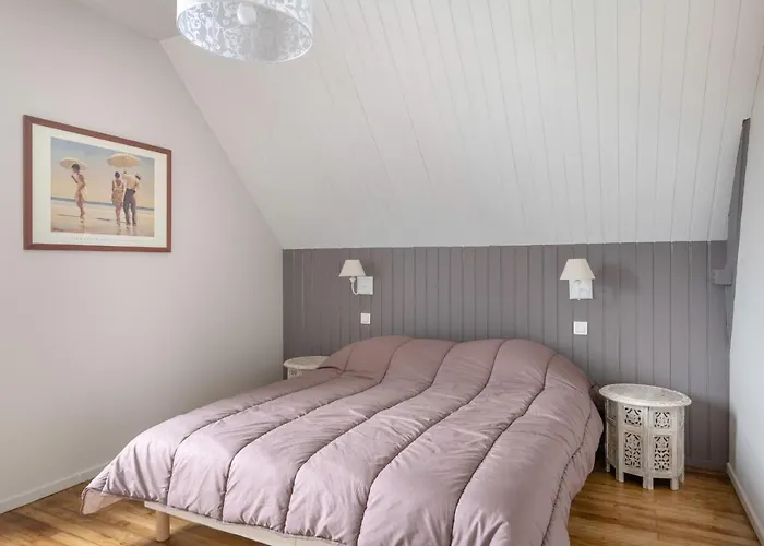 Maison Familiale Vue Sur La A *