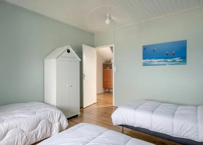 Maison Familiale Vue Sur La A *