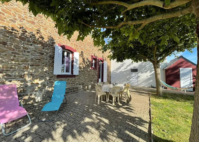 Maison Familiale Vue Sur La A *